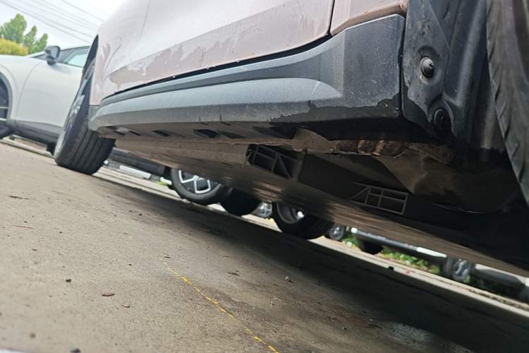 Used ORA Good Cat 2021 400km Standard Range Venus Edition Lithium-Ion Battery Right Side Sill