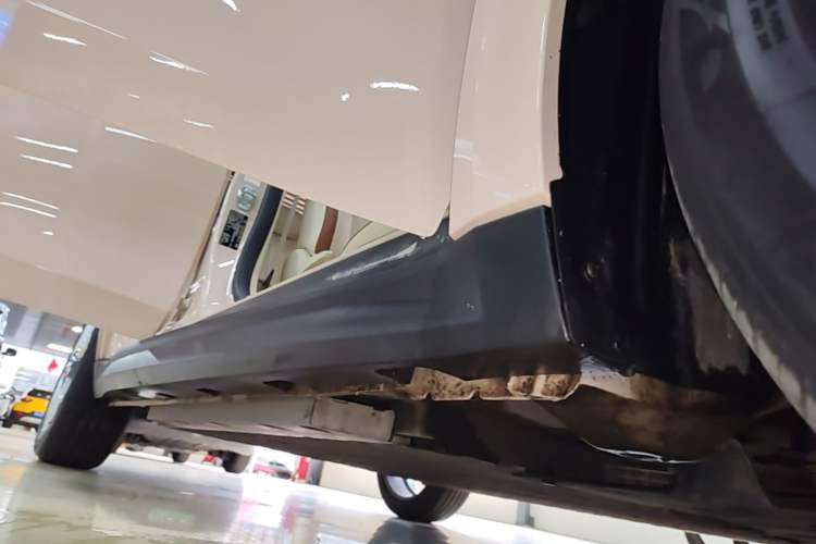 Used ORA Good Cat 2021 400km Standard Range Venus Edition Lithium Iron Phosphate Right Side Sill