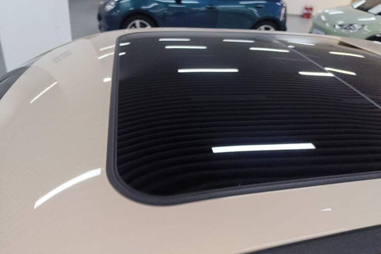 Used ORA Good Cat 2021 400km Standard Range Venus Edition Lithium-Ion Battery Roof