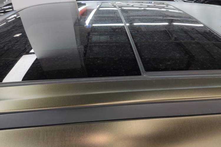 Used ORA Good Cat 2021 400km Standard Range Venus Edition Lithium Iron Phosphate Roof