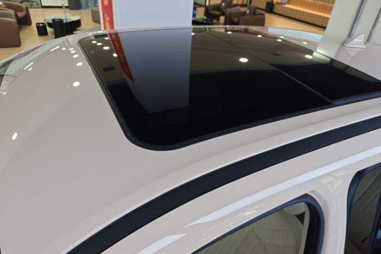 Used ORA Good Cat 2021 400km Standard Range Athena Edition Lithium-Ion Battery Roof