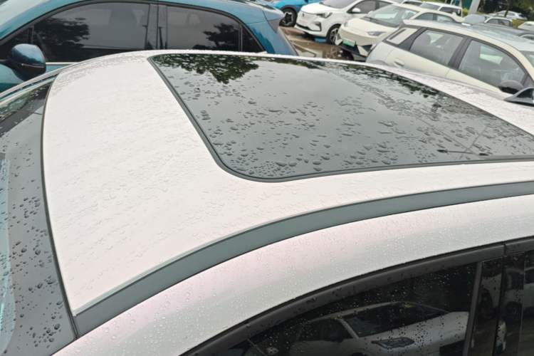 Used ORA Good Cat 2021 400km Standard Range Venus Edition Lithium-Ion Battery Roof