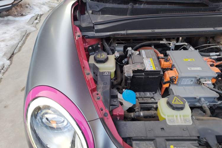 Used ORA Good Cat 2021 400km Standard Range Athena Edition Lithium-Ion Battery Engine Bay Right