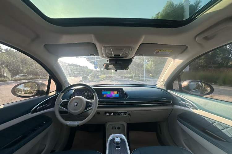 Used ORA Good Cat 2021 400km Standard Range Venus Edition Lithium-Ion Battery Interior 3