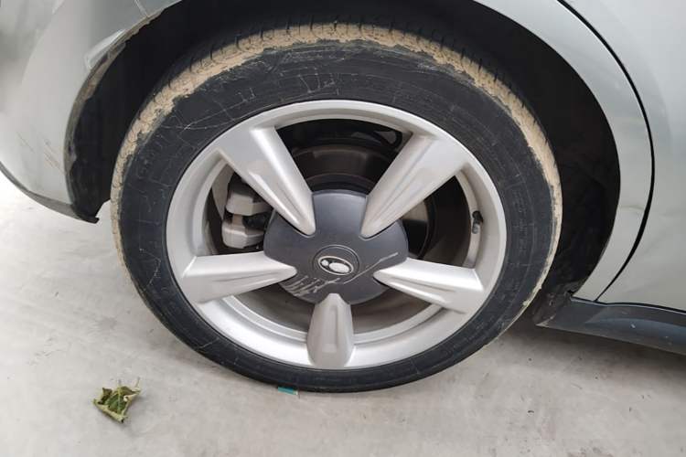 Used ORA Good Cat 2021 400km Standard Range Athena Edition Lithium Iron Phosphate Right Rear Wheel Hub
