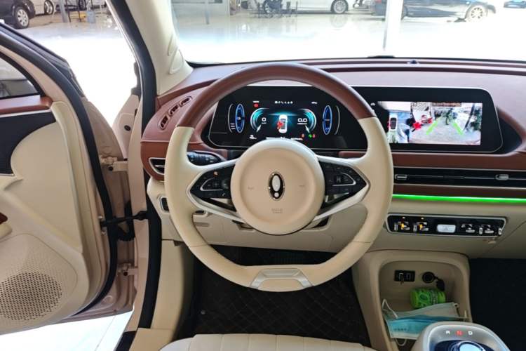 Used ORA Good Cat 2021 400km Standard Range Venus Edition Lithium Iron Phosphate Steering Wheel