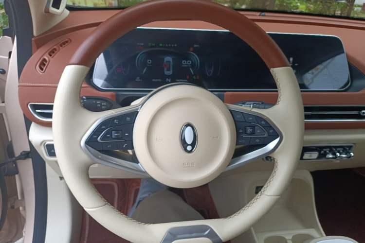 Used ORA Good Cat 2021 400km Standard Range Venus Edition Lithium Iron Phosphate Steering Wheel