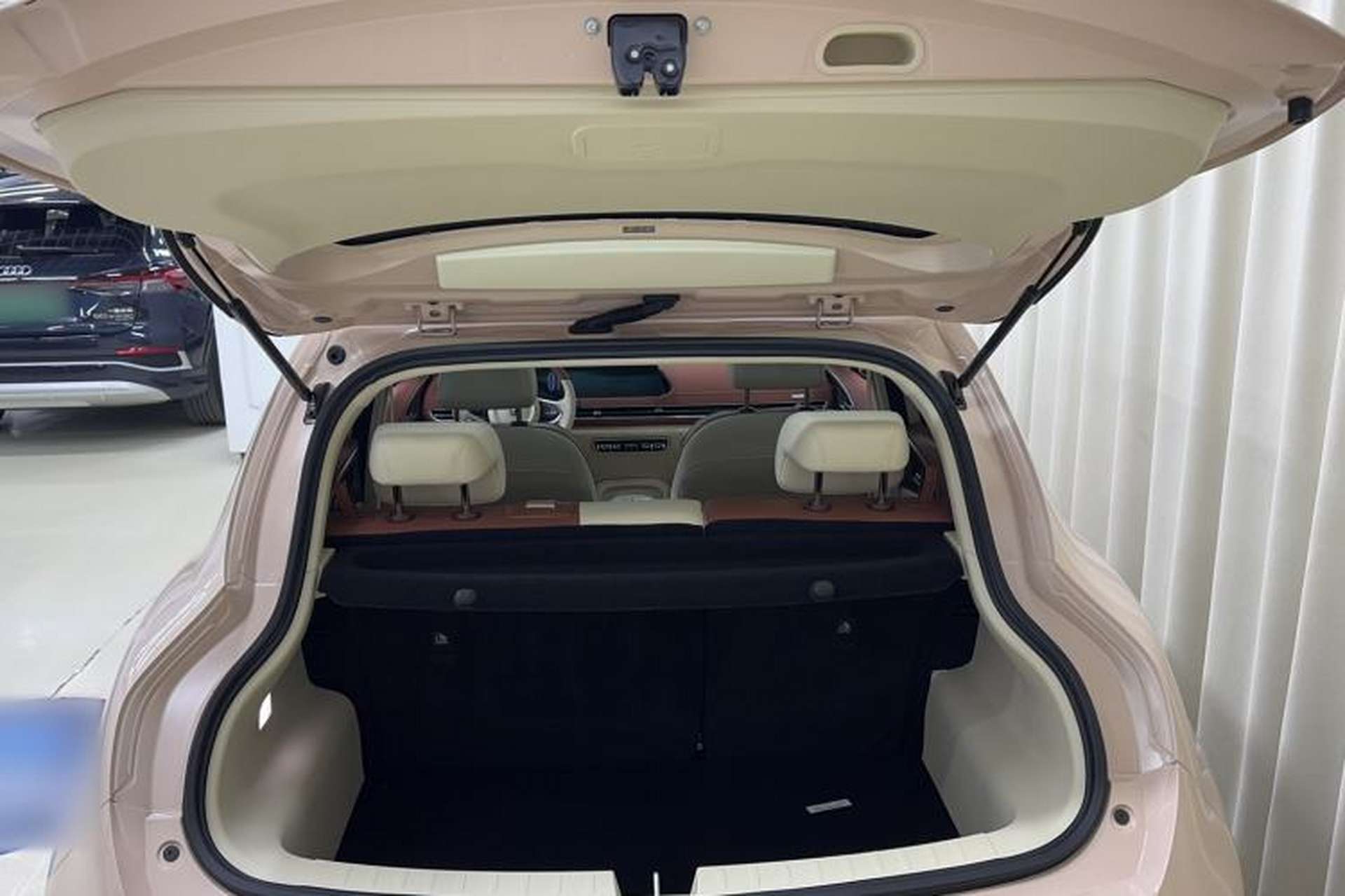 Used ORA Good Cat 2021 400km Standard Range Venus Edition Lithium-Ion Battery Trunk