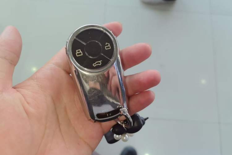 Used ORA Good Cat 2021 400km Standard Range Venus Edition Lithium-Ion Battery Vehicle Key
