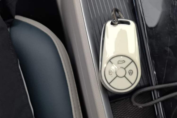Used ORA Good Cat 2021 400km Standard Range Venus Edition Lithium-Ion Battery Vehicle Key