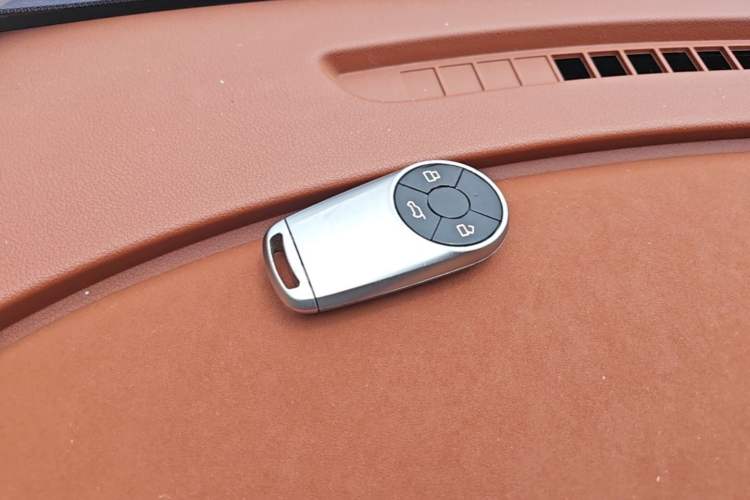 Used ORA Good Cat 2021 400km Standard Range Business Edition Lithium-Ion Battery Vehicle Key