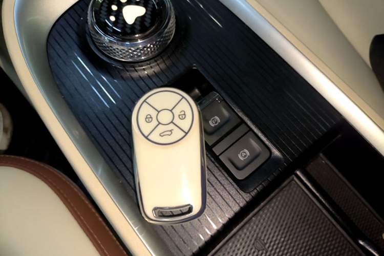 Used ORA Good Cat 2021 400km Standard Range Athena Edition Lithium-Ion Battery Vehicle Key