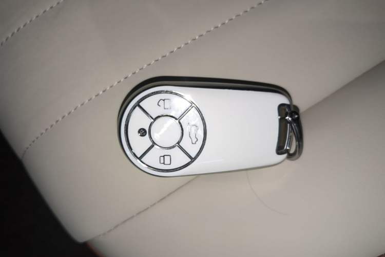 Used ORA Good Cat 2021 400km Standard Range Athena Edition Lithium Iron Phosphate Vehicle Key