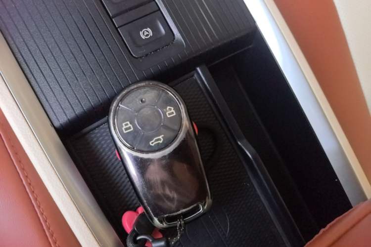Used ORA Good Cat 2021 400km Standard Range Venus Edition Lithium Iron Phosphate Vehicle Key