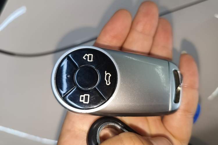Used ORA Good Cat 2021 400km Standard Range Athena Edition Lithium-Ion Battery Vehicle Key