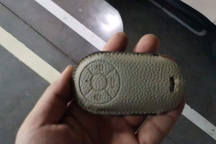 Used ORA Good Cat 2021 500km Long-Range Poseidon Edition Lithium-Ion Battery Vehicle Key