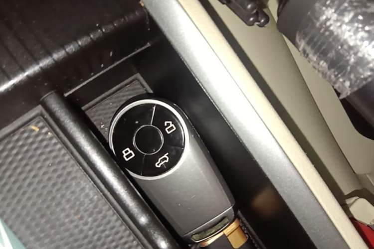 Used ORA Good Cat 2021 400km Standard Range Venus Edition Lithium Iron Phosphate Vehicle Key