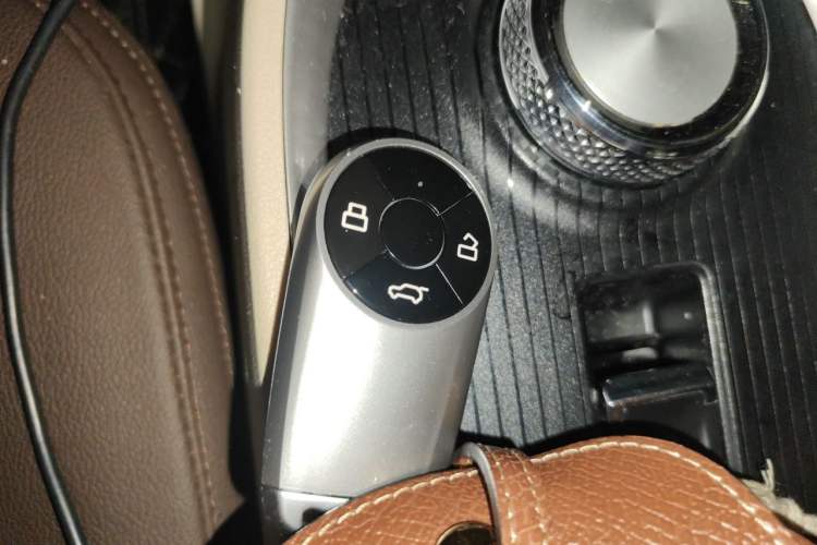 Used ORA Good Cat 2021 400km Standard Range Athena Edition Lithium-Ion Battery Vehicle Key