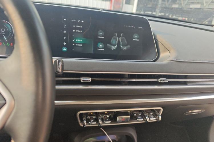 Used ORA Good Cat 2021 500km Long-Range Poseidon Edition Lithium-Ion Battery Audio And AC Panel