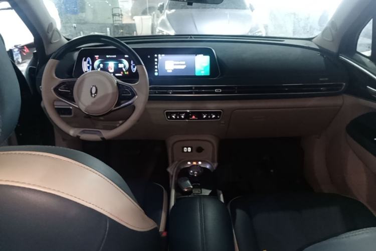 Used ORA Good Cat 2021 400km Standard Range Venus Edition Lithium Iron Phosphate Center Console