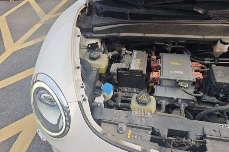 Used ORA Good Cat 2021 500km Long-Range Poseidon Edition Lithium-Ion Battery Engine Bay Right
