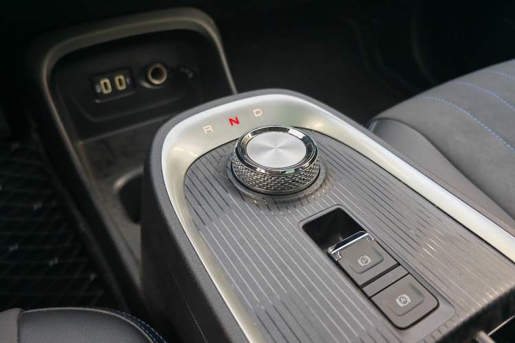 Used ORA Good Cat 2021 400km Standard Range Venus Edition Lithium-Ion Battery Interior 1