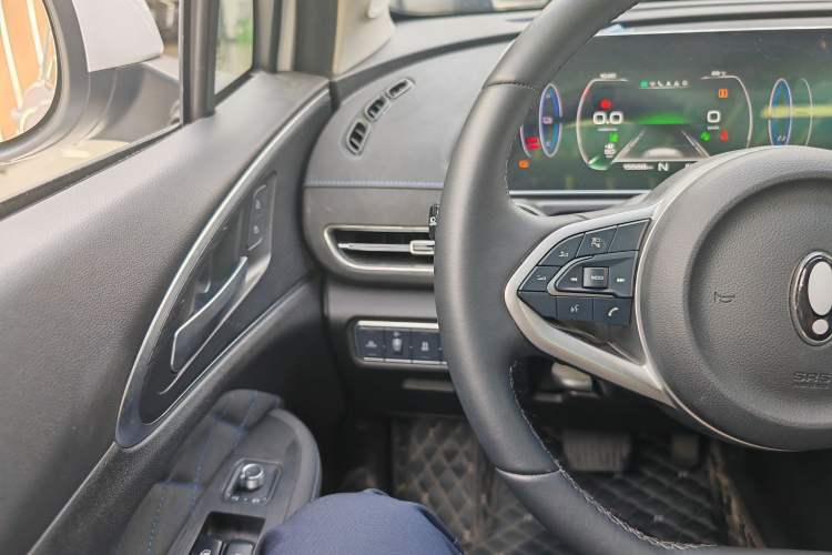 Used ORA Good Cat 2021 400km Standard Range Venus Edition Lithium-Ion Battery Interior 10