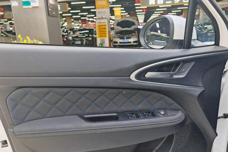 Used ORA Good Cat 2021 400km Standard Range Venus Edition Lithium-Ion Battery Interior 13