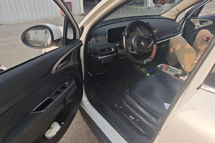 Used ORA Good Cat 2021 500km Long-Range Poseidon Edition Lithium-Ion Battery Interior 3