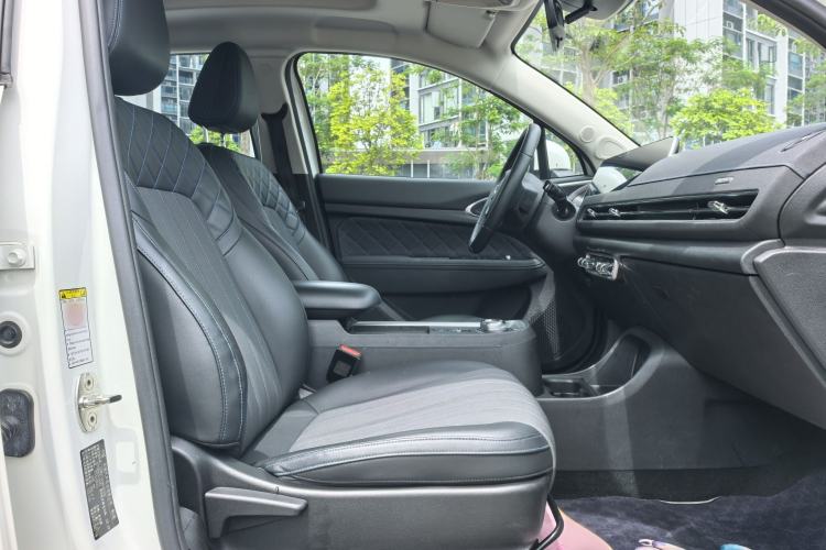 Used ORA Good Cat 2021 400km Standard Range Venus Edition Lithium-Ion Battery Interior 5