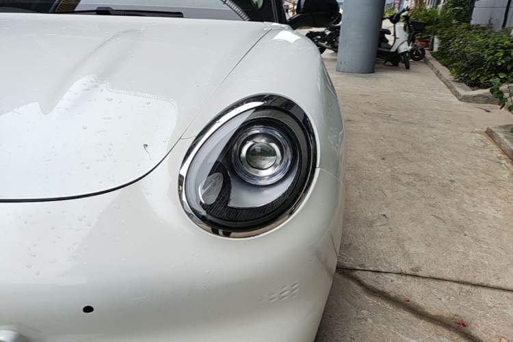 Used ORA Good Cat 2021 500km Long-Range Poseidon Edition Lithium-Ion Battery Left Front Headlight
