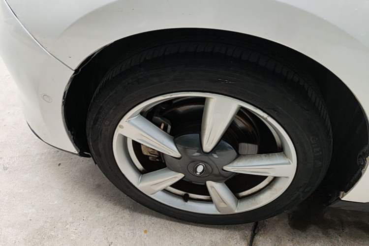 Used ORA Good Cat 2021 500km Long-Range Poseidon Edition Lithium-Ion Battery Left Front Wheel Hub