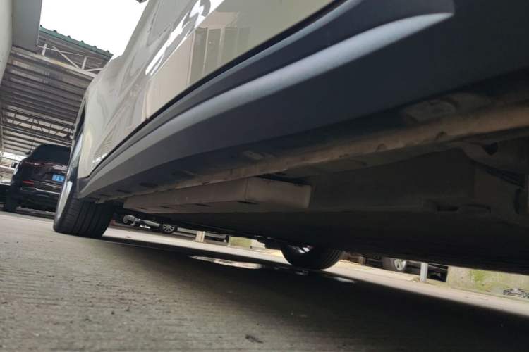 Used ORA Good Cat 2021 400km Standard Range Venus Edition Lithium Iron Phosphate Left Side Sill