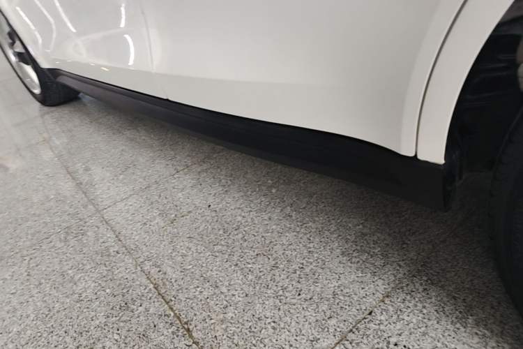 Used ORA Good Cat 2021 400km Standard Range Venus Edition Lithium-Ion Battery Left Side Sill