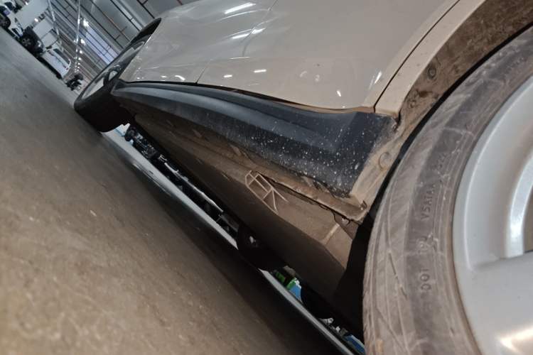 Used ORA Good Cat 2021 400km Standard Range Venus Edition Lithium-Ion Battery Left Side Sill
