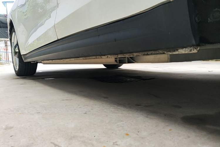 Used ORA Good Cat 2021 500km Long-Range Poseidon Edition Lithium-Ion Battery Left Side Sill