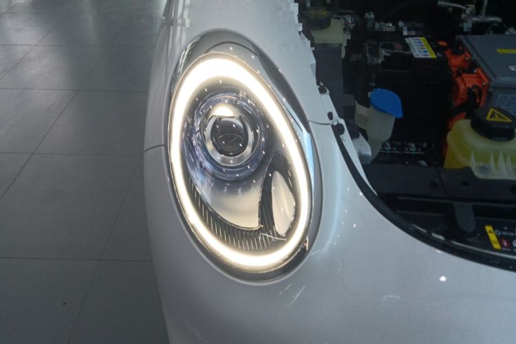 Used ORA Good Cat 2021 500km Long-Range Apollo Edition Ternary Lithium Right Front Headlight
