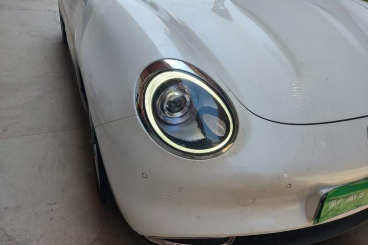 Used ORA Good Cat 2021 500km Long-Range Poseidon Edition Lithium-Ion Battery Right Front Headlight