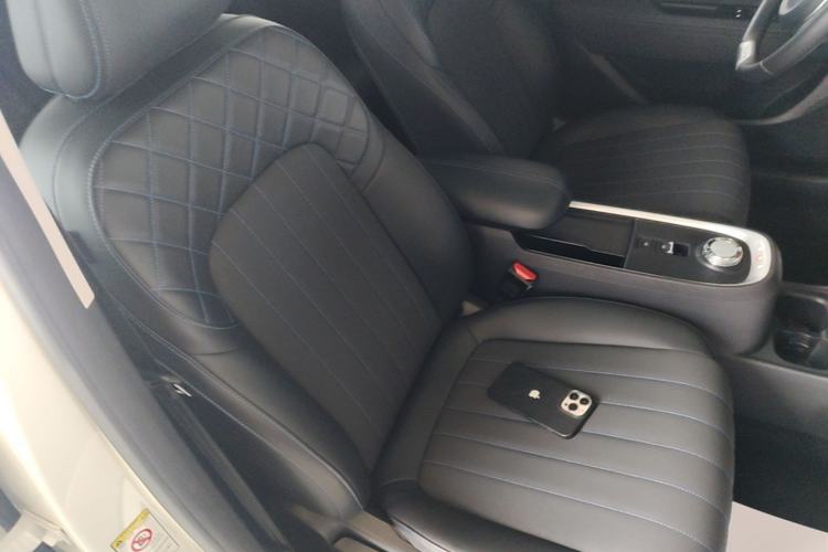 Used ORA Good Cat 2021 400km Standard Range Venus Edition Lithium-Ion Battery Right Front Seat