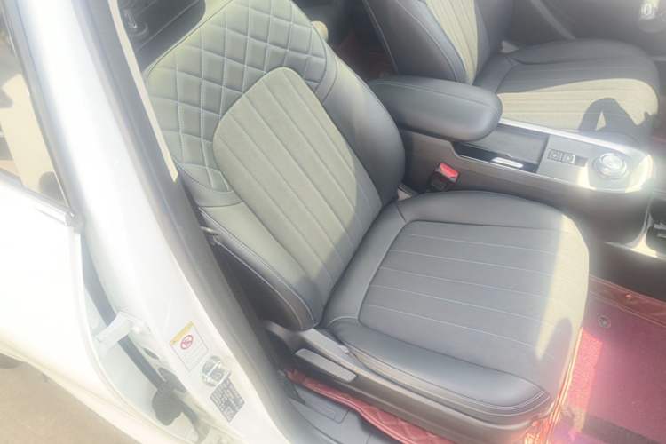 Used ORA Good Cat 2021 400km Standard Range Venus Edition Lithium Iron Phosphate Right Front Seat