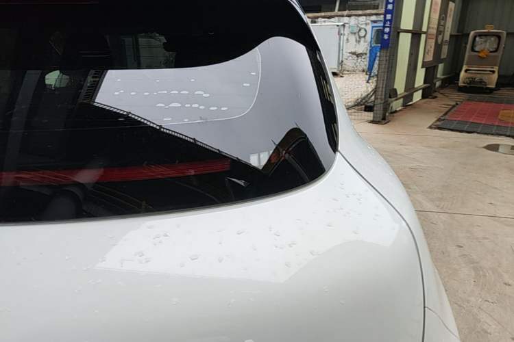 Used ORA Good Cat 2021 500km Long-Range Poseidon Edition Lithium-Ion Battery Right Rear Taillight