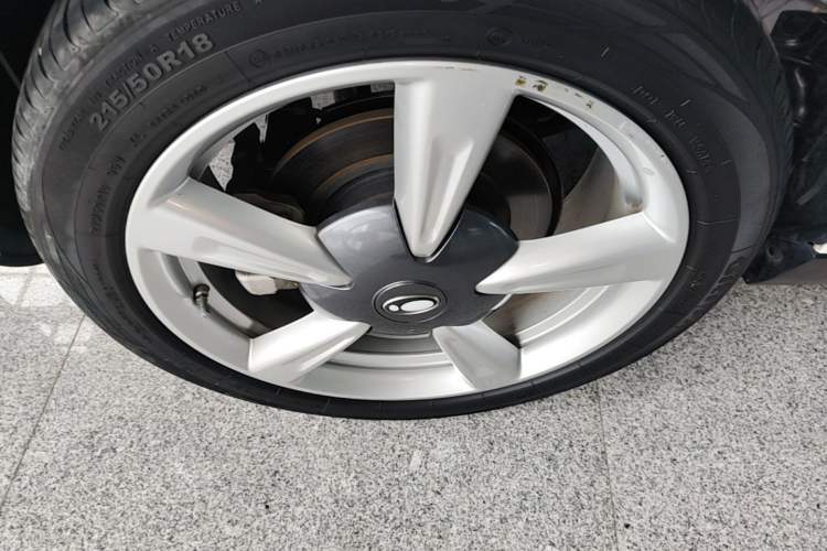 Used ORA Good Cat 2021 400km Standard Range Venus Edition Lithium-Ion Battery Right Rear Wheel Hub