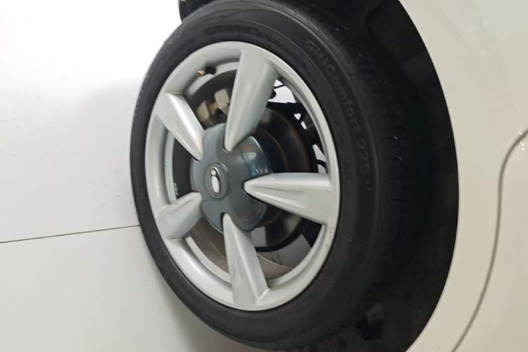 Used ORA Good Cat 2021 400km Standard Range Venus Edition Lithium-Ion Battery Right Rear Wheel Hub