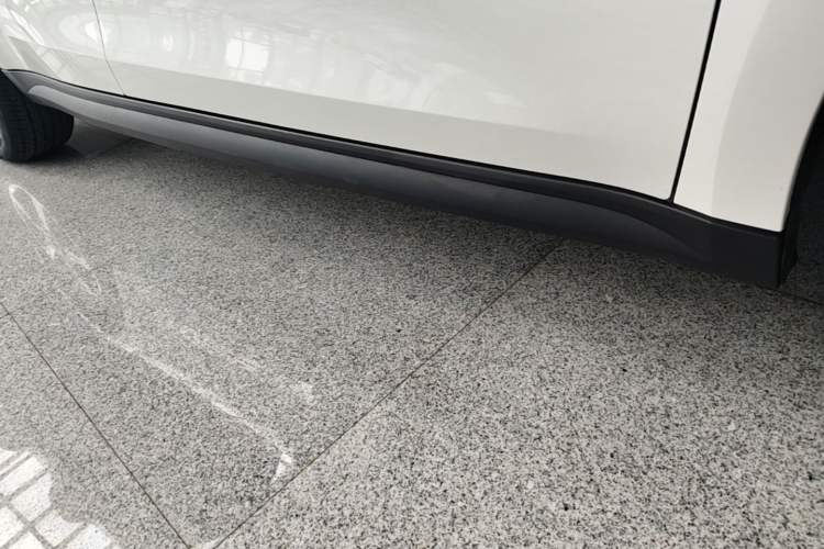 Used ORA Good Cat 2021 400km Standard Range Venus Edition Lithium-Ion Battery Right Side Sill