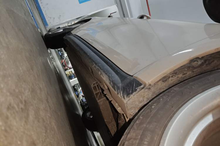 Used ORA Good Cat 2021 400km Standard Range Venus Edition Lithium-Ion Battery Right Side Sill
