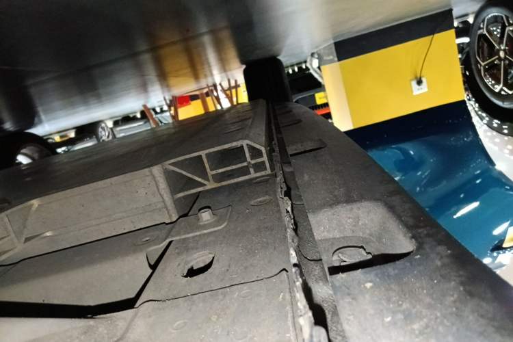 Used ORA Good Cat 2021 400km Standard Range Athena Edition Lithium-Ion Battery Right Side Sill