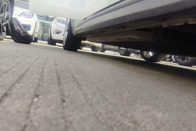 Used ORA Good Cat 2021 400km Standard Range Venus Edition Lithium Iron Phosphate Right Side Sill