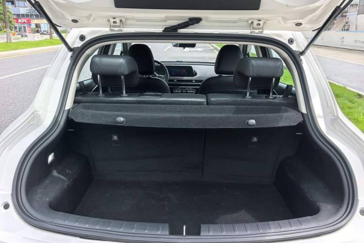 Used ORA Good Cat 2021 400km Standard Range Venus Edition Lithium-Ion Battery Trunk