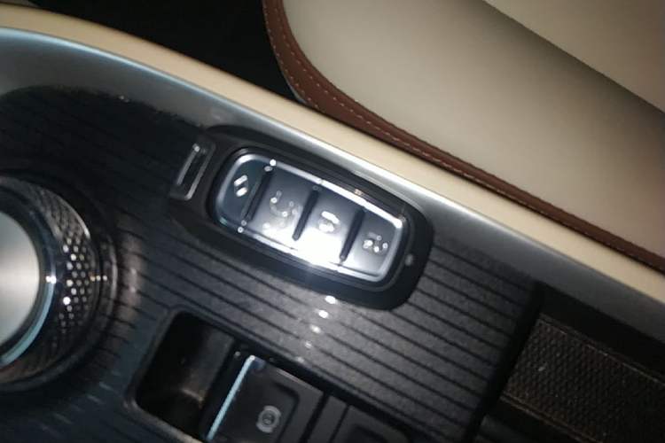 Used ORA Good Cat 2021 400km Standard Range Athena Edition Lithium Iron Phosphate Vehicle Key