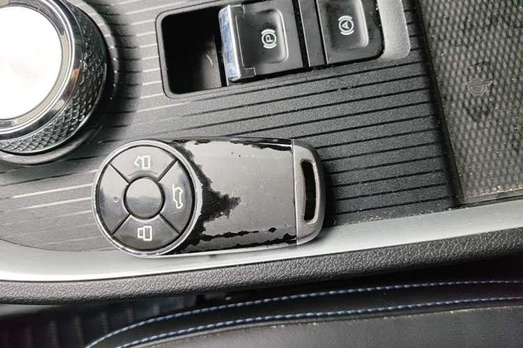 Used ORA Good Cat 2021 500km Long-Range Poseidon Edition Lithium-Ion Battery Vehicle Key